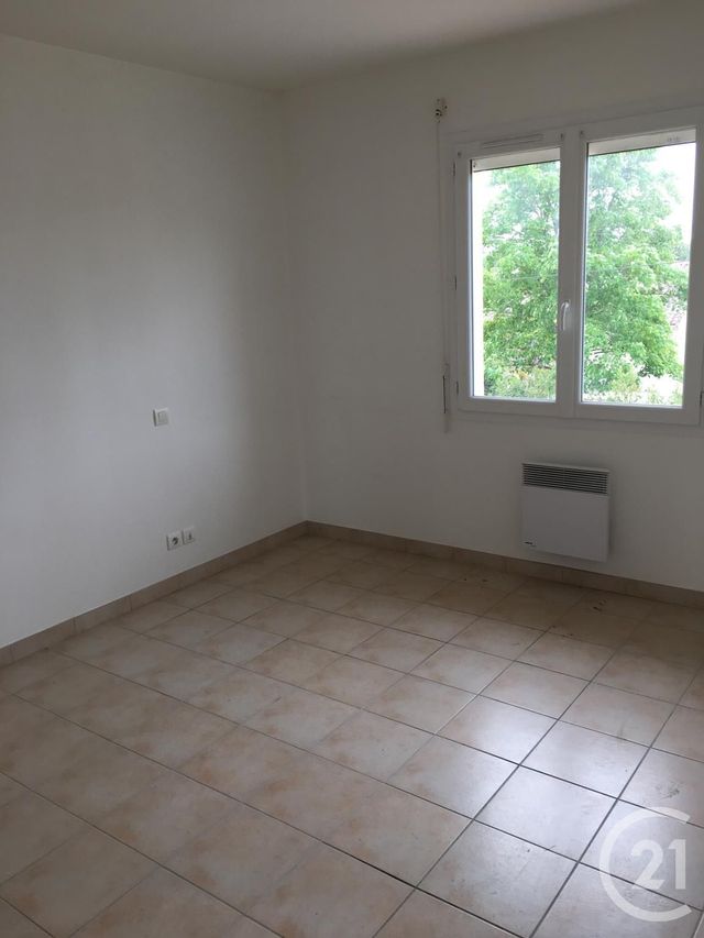 Afficher la photo en grand Appartement F3 à louer - 3 pièces - 74.05 m2 - QUEYRAC - 33 - AQUITAINE - Century 21 Agence Biran