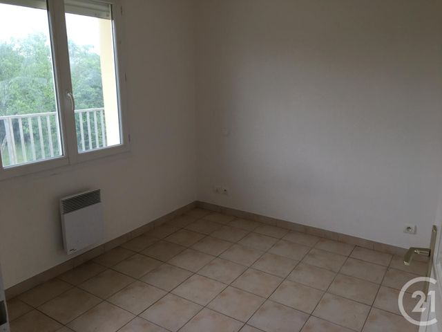 Afficher la photo en grand Appartement F3 à louer - 3 pièces - 74.05 m2 - QUEYRAC - 33 - AQUITAINE - Century 21 Agence Biran