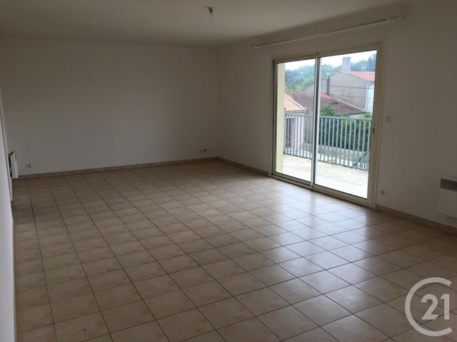 Afficher la photo en grand Appartement F3 à louer - 3 pièces - 74.05 m2 - QUEYRAC - 33 - AQUITAINE - Century 21 Agence Biran