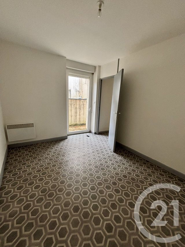 Appartement F2 à louer - 2 pièces - 30.08 m2 - PAUILLAC - 33 - AQUITAINE - Century 21 Agence Biran