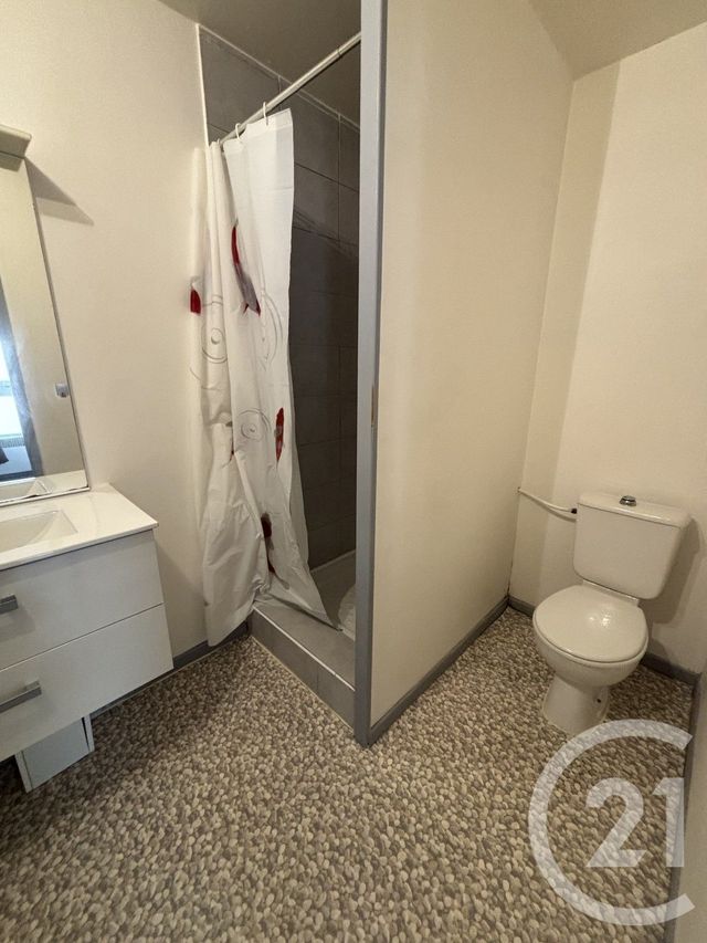 Appartement F2 à louer - 2 pièces - 30.08 m2 - PAUILLAC - 33 - AQUITAINE - Century 21 Agence Biran