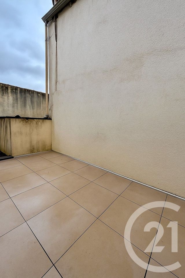 Appartement F2 à louer - 2 pièces - 30.08 m2 - PAUILLAC - 33 - AQUITAINE - Century 21 Agence Biran