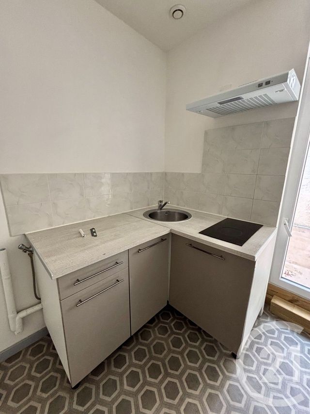 Appartement F2 à louer - 2 pièces - 30.08 m2 - PAUILLAC - 33 - AQUITAINE - Century 21 Agence Biran