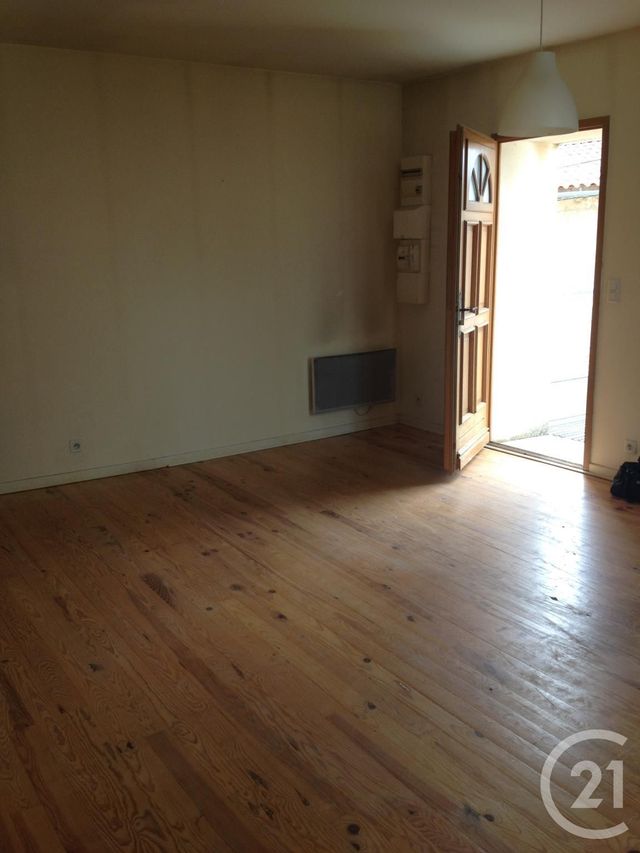 Afficher la photo en grand Appartement F2 à louer - 2 pièces - 51.88 m2 - LESPARRE MEDOC - 33 - AQUITAINE - Century 21 Agence Biran