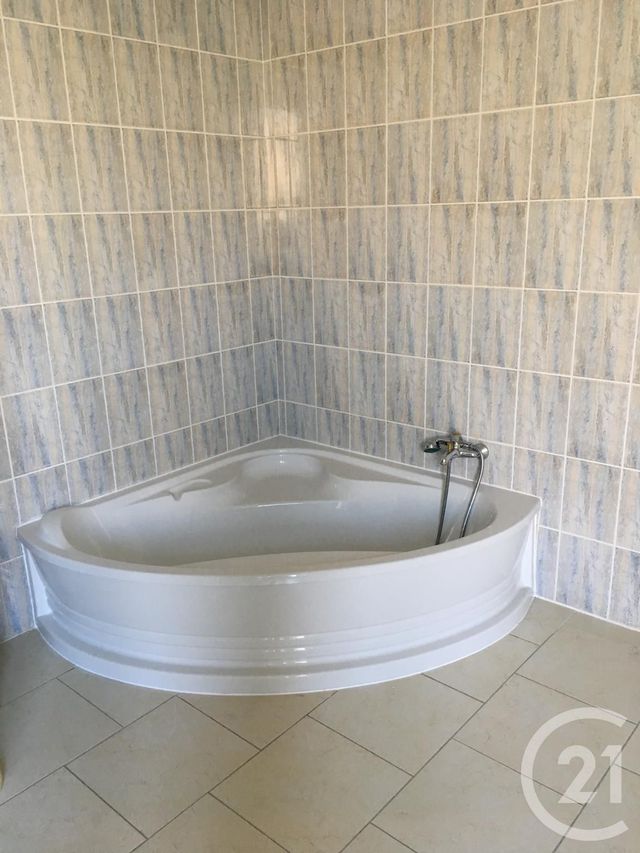 maison à louer - 4 pièces - 177.8 m2 - QUEYRAC - 33 - AQUITAINE - Century 21 Agence Biran