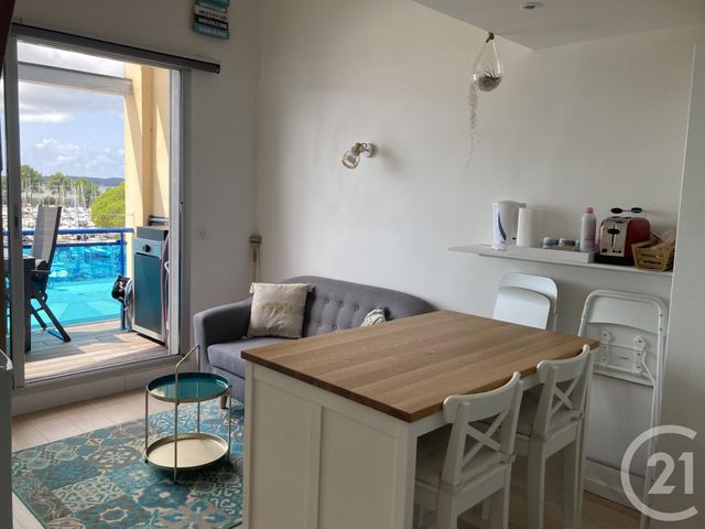 Appartement Duplex à louer - 3 pièces - 32.77 m2 - HOURTIN - 33 - AQUITAINE - Century 21 Agence Biran