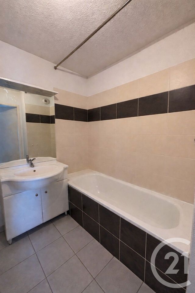 Appartement T2 à louer - 2 pièces - 43.18 m2 - ST LAURENT MEDOC - 33 - AQUITAINE - Century 21 Agence Biran