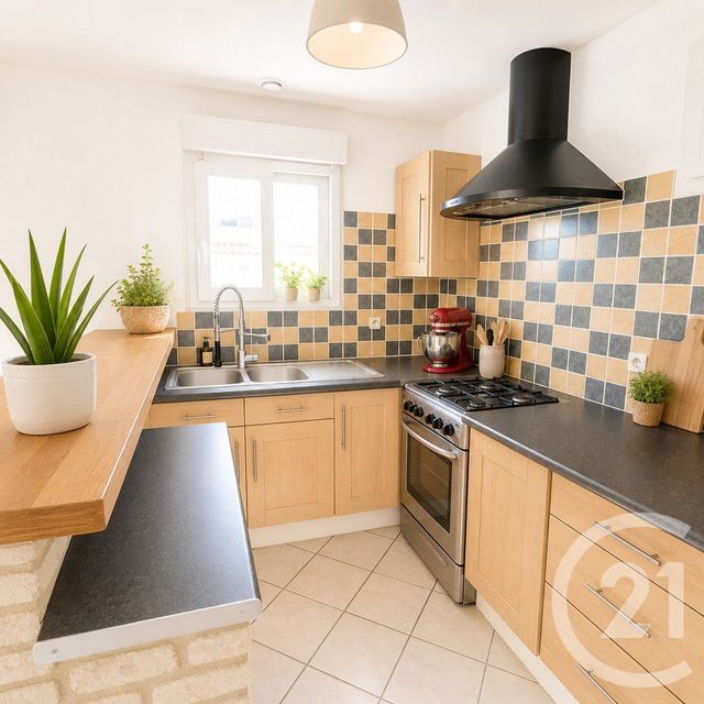 Appartement T2 à louer - 2 pièces - 60.0 m2 - PAUILLAC - 33 - AQUITAINE - Century 21 Agence Biran