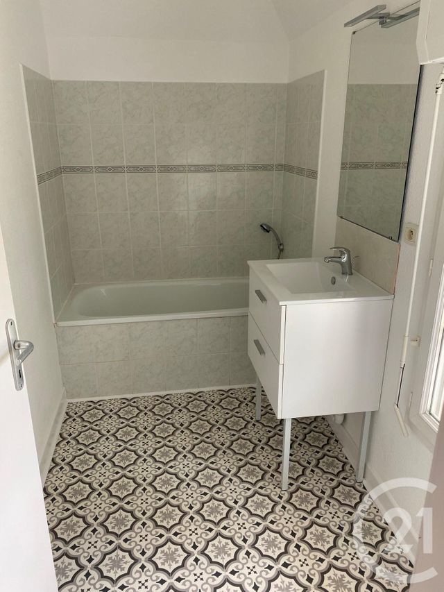 Appartement F2 à louer - 2 pièces - 48.0 m2 - LESPARRE MEDOC - 33 - AQUITAINE - Century 21 Agence Biran